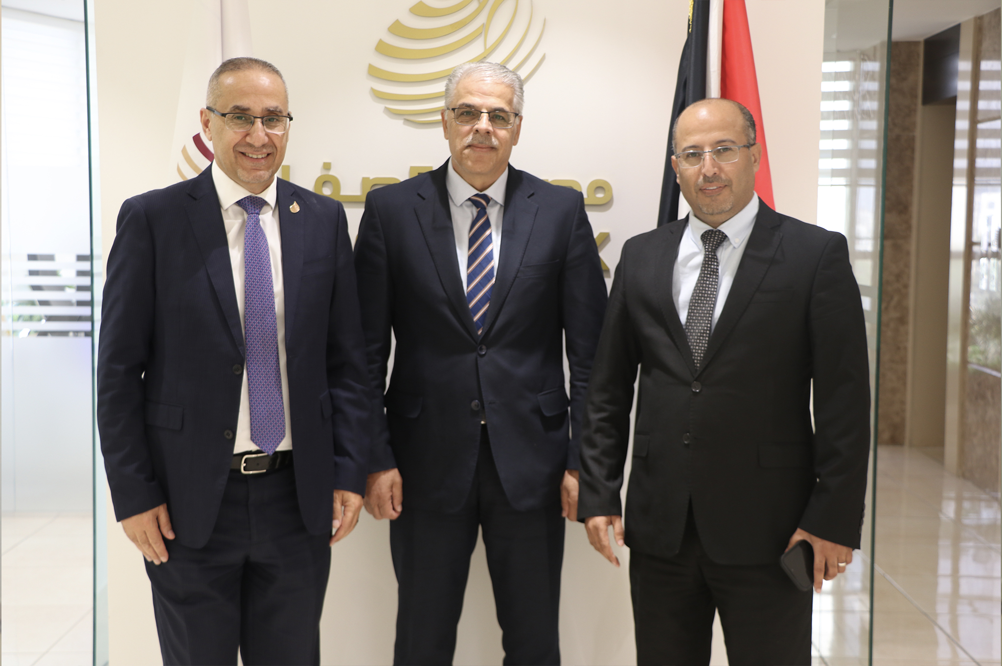 جمعية البنوك تهنئ السيد حاتم عرينات بمناسبة توليه منصب المدير العام